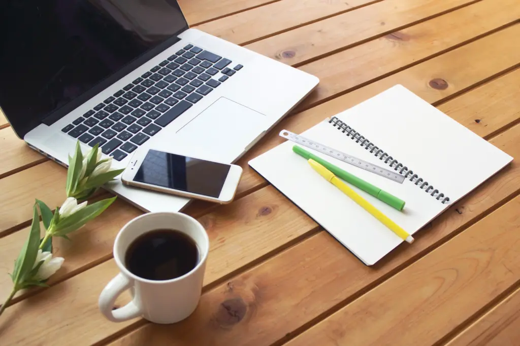 パソコンデスクイメージ